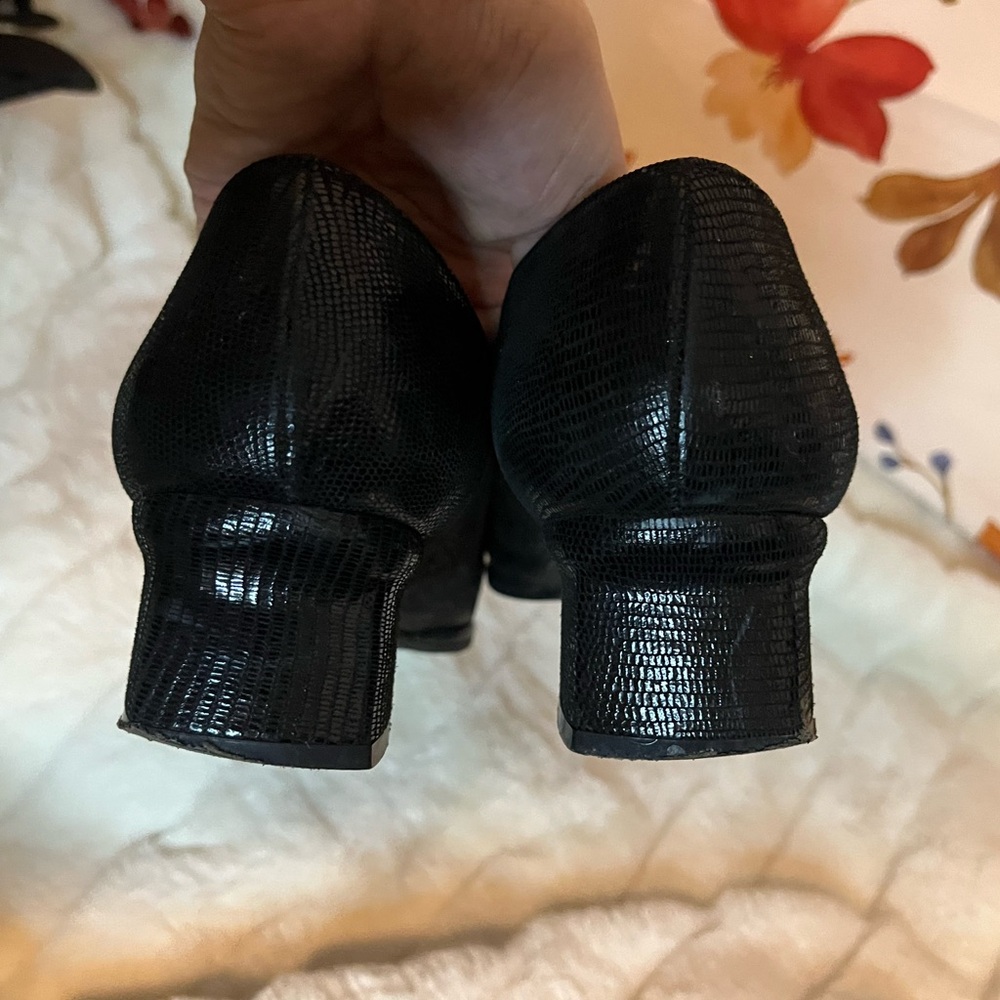 Stuart Weitzman 8.5B Black Faux Snakeskin Texture Block Heel Square Toe Pumps - Picture 11 of 12